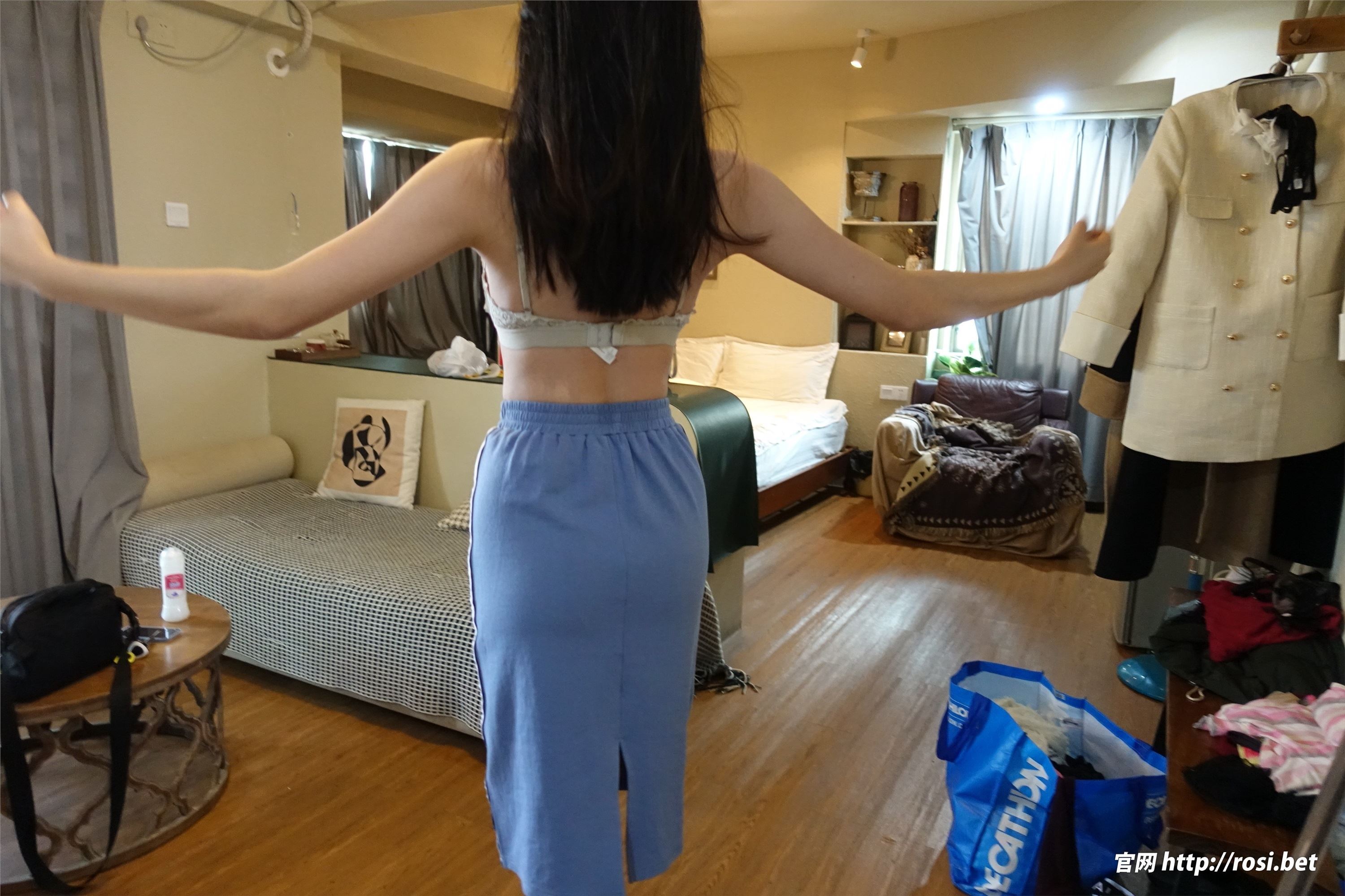 ROSI写真 2023.10.13 NO.4330